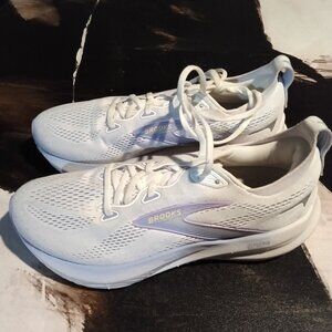 Brooks women's sneakers